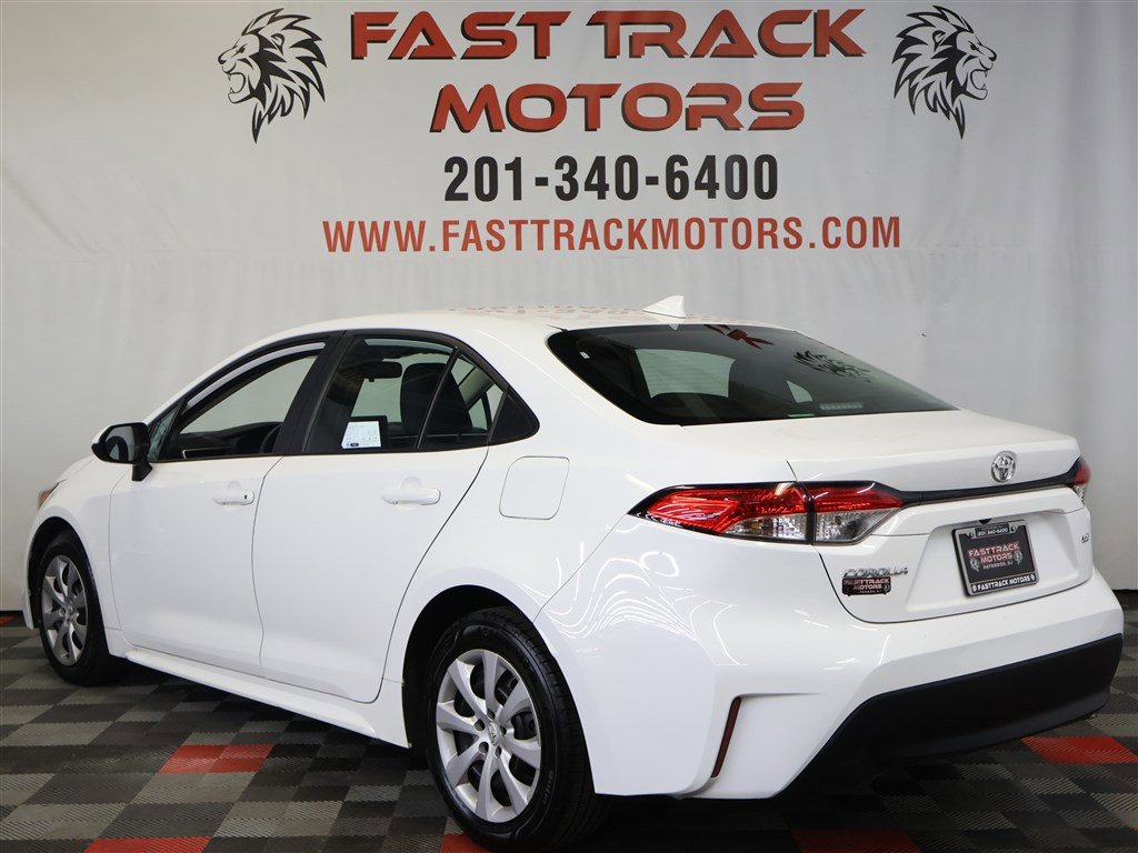 Used 2024 Toyota Corolla LE image 4