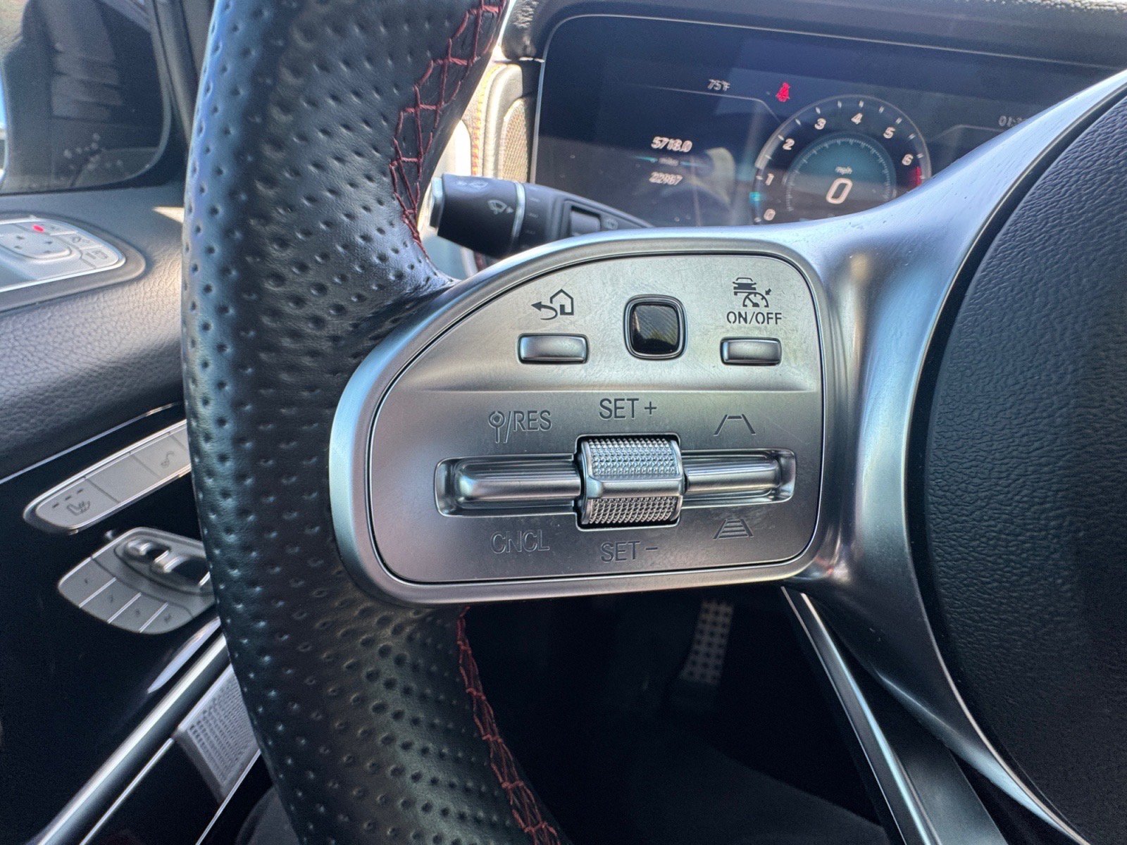 Used 2021 Mercedes-Benz G 550 image 17