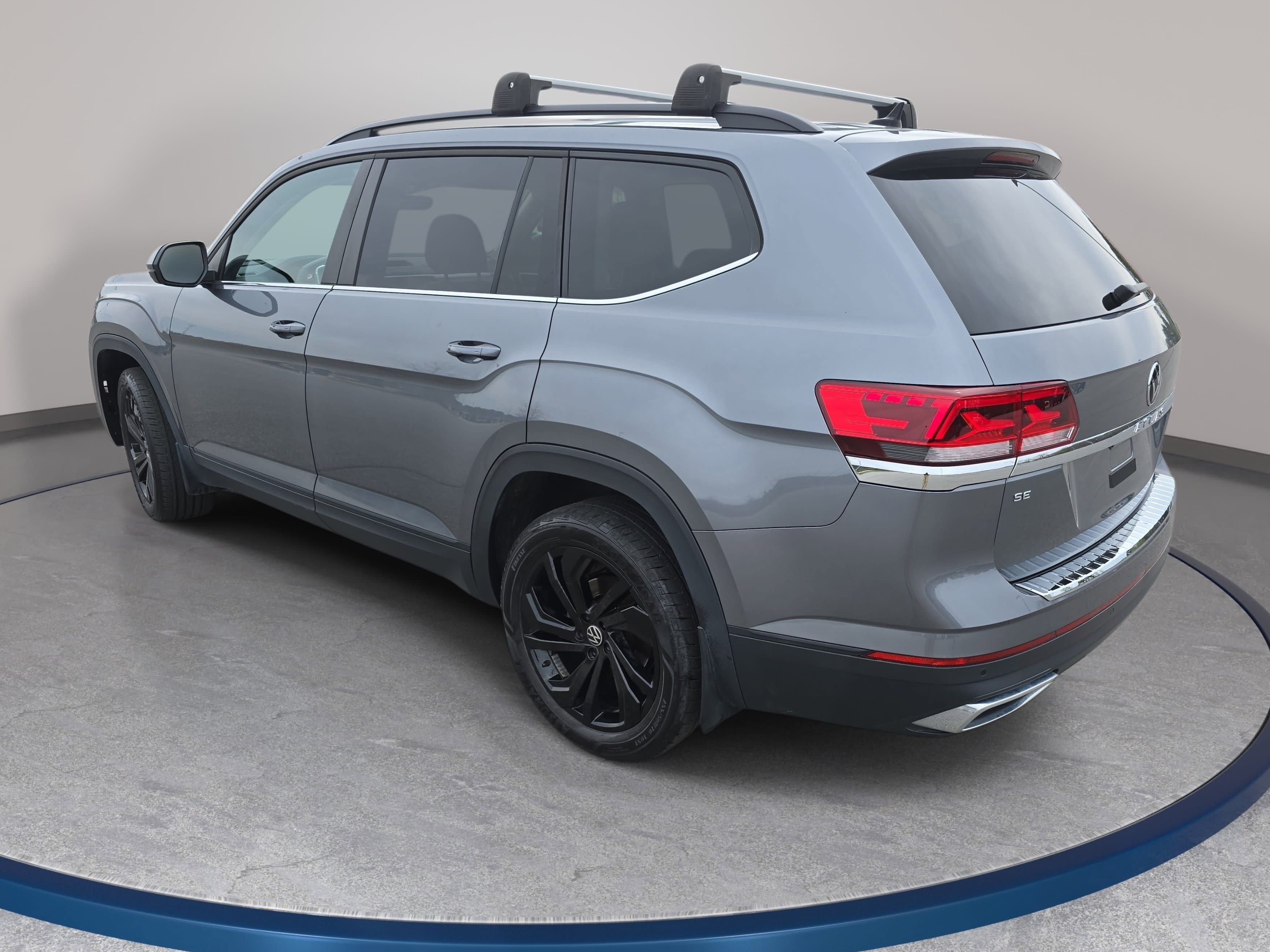 Used 2023 Volkswagen Atlas SE w/ Black Wheel Package AWD/4WD image 7