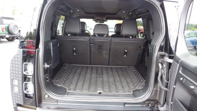Used 2020 Land Rover Defender 110 X image 30