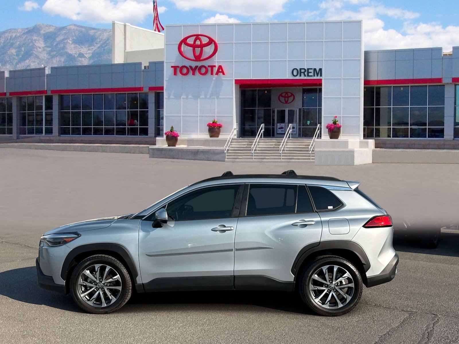 Used 2023 Toyota Corolla Cross XLE w/ Convenience Package AWD/4WD image 7
