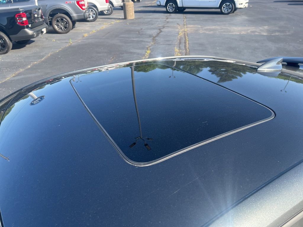 Used 2018 Chevrolet Camaro SS RWD image 8