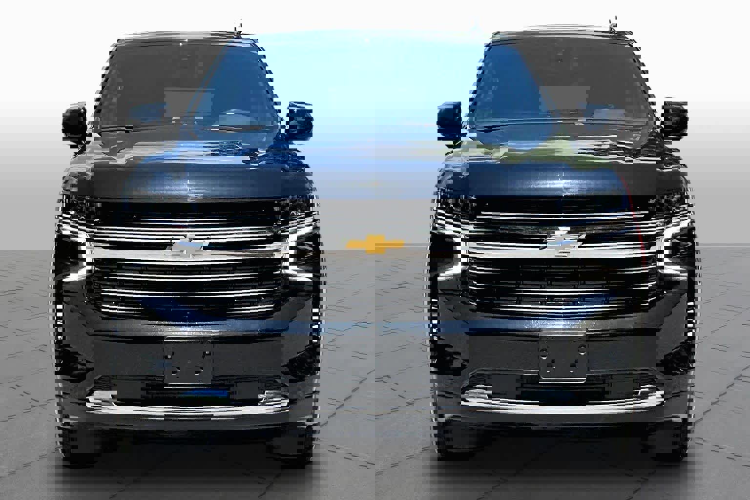 Used 2024 Chevrolet Suburban LT AWD/4WD image 4