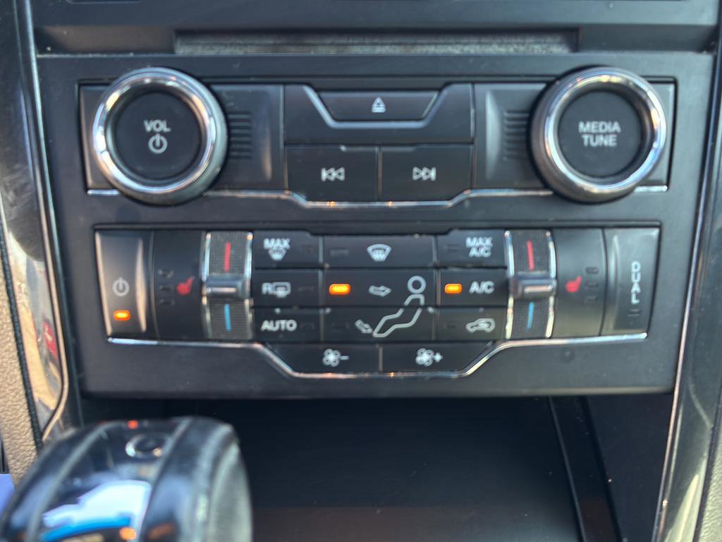 Used 2017 Ford Explorer XLT w/ Equipment Group 202A FWD image 22