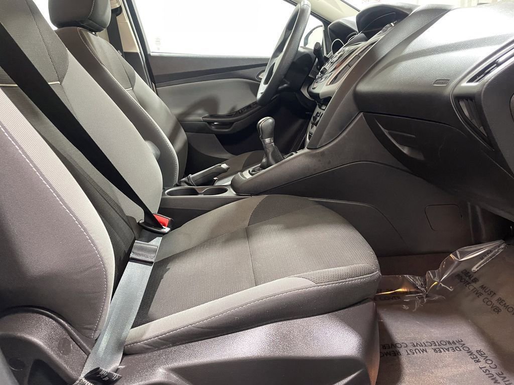 Used 2014 Ford Focus SE image 9