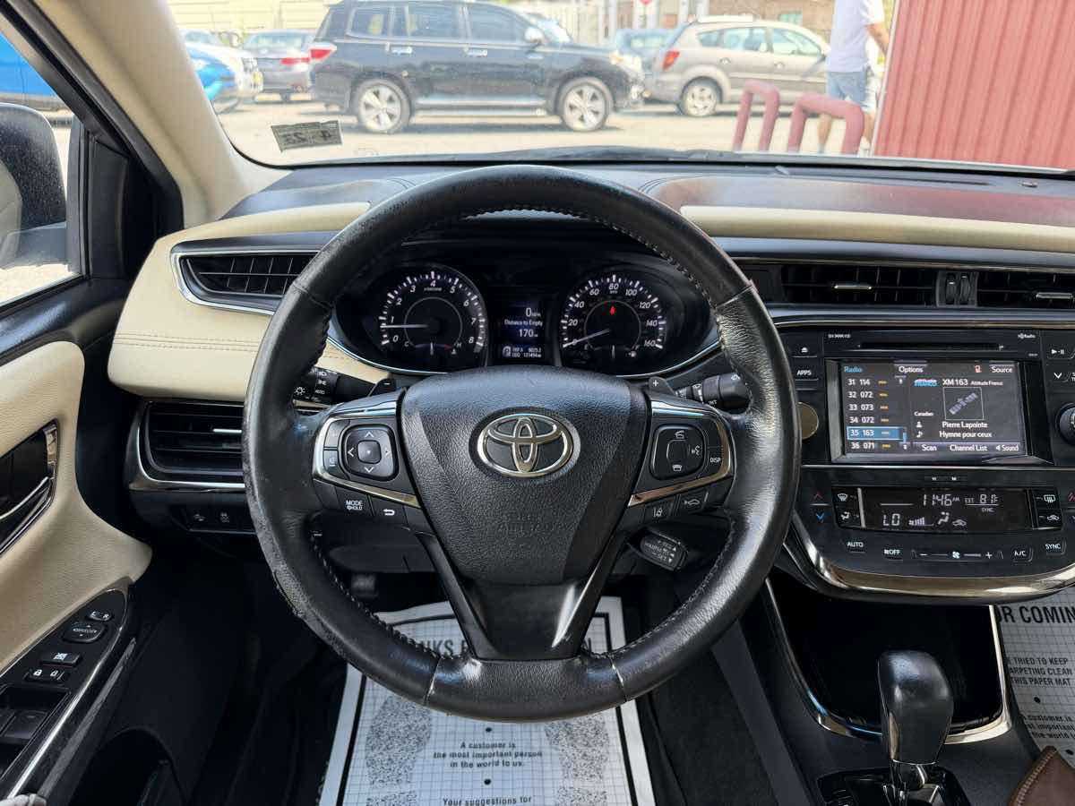 Used 2018 Toyota Avalon XLE w/ All Weather Liner Package FWD image 14