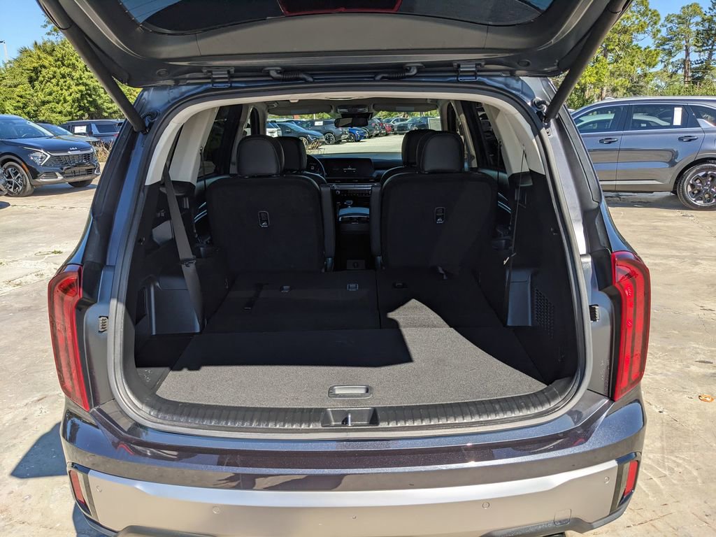 Used 2025 Kia Telluride S image 10