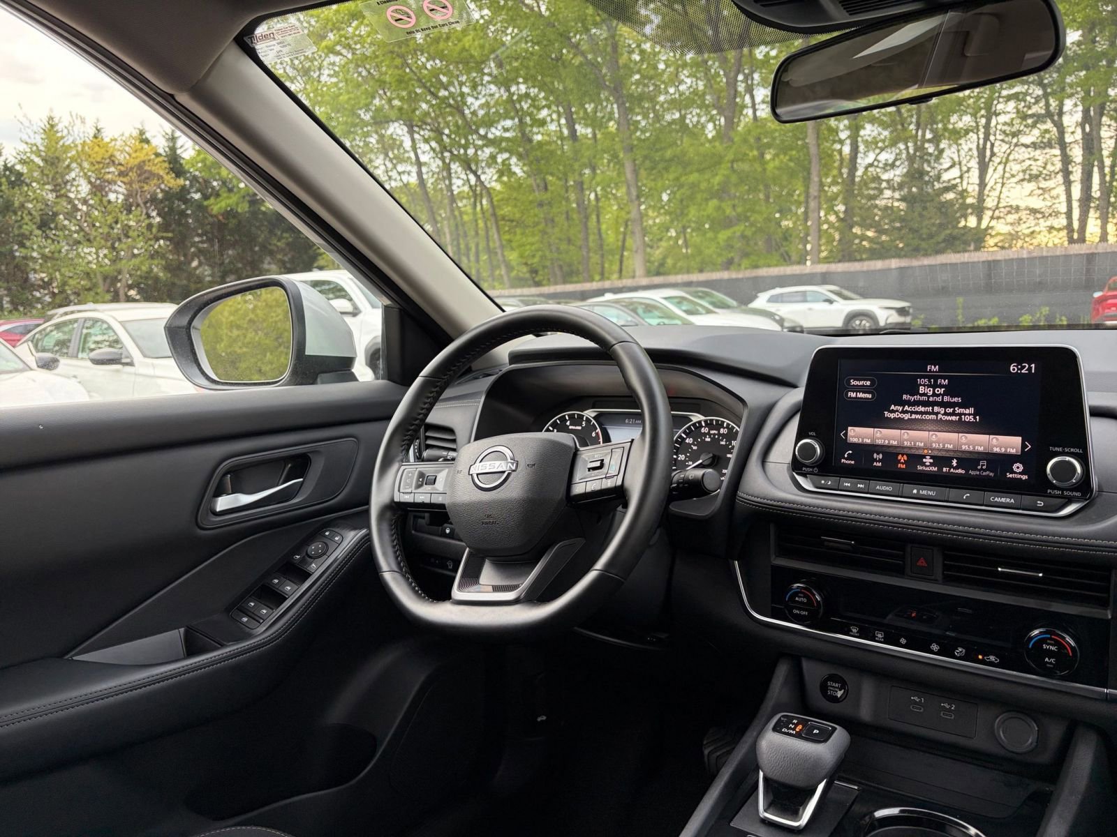 Used 2025 Nissan Rogue SV FWD image 36