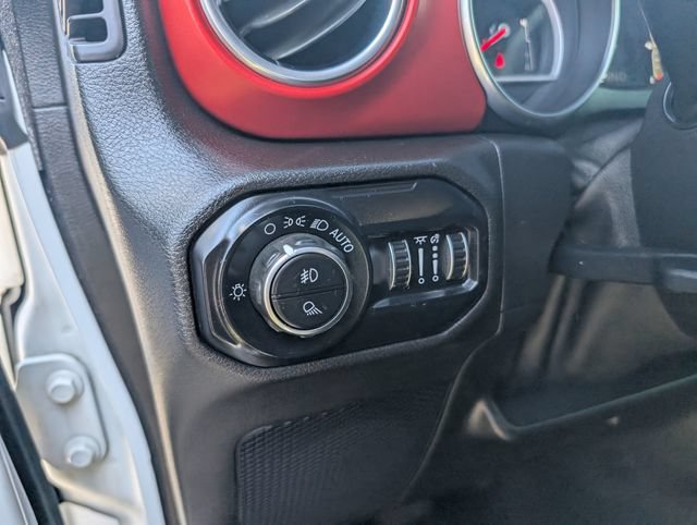Used 2020 Jeep Gladiator Rubicon AWD/4WD image 16