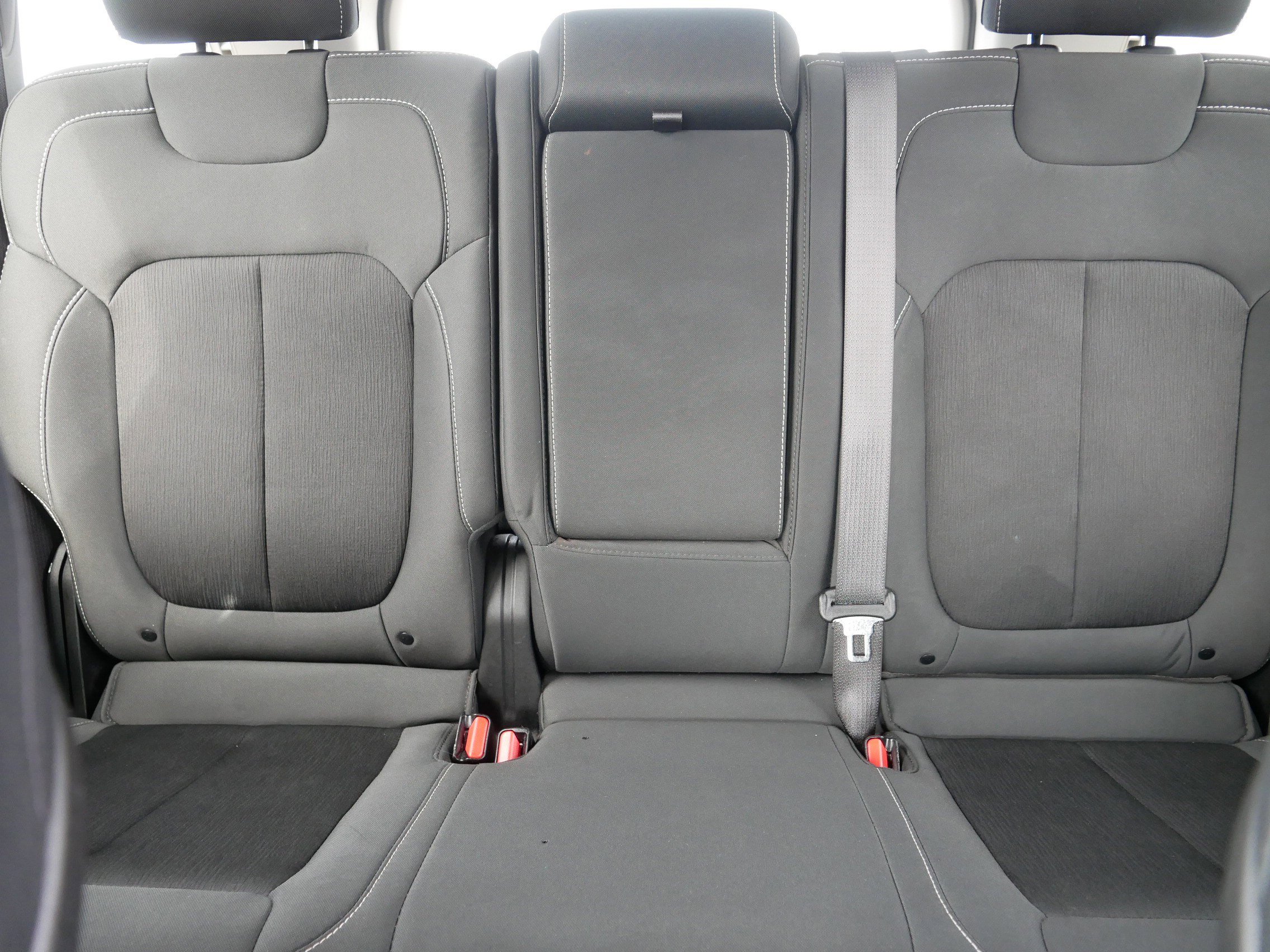 Used 2023 Jeep Grand Cherokee Laredo image 13