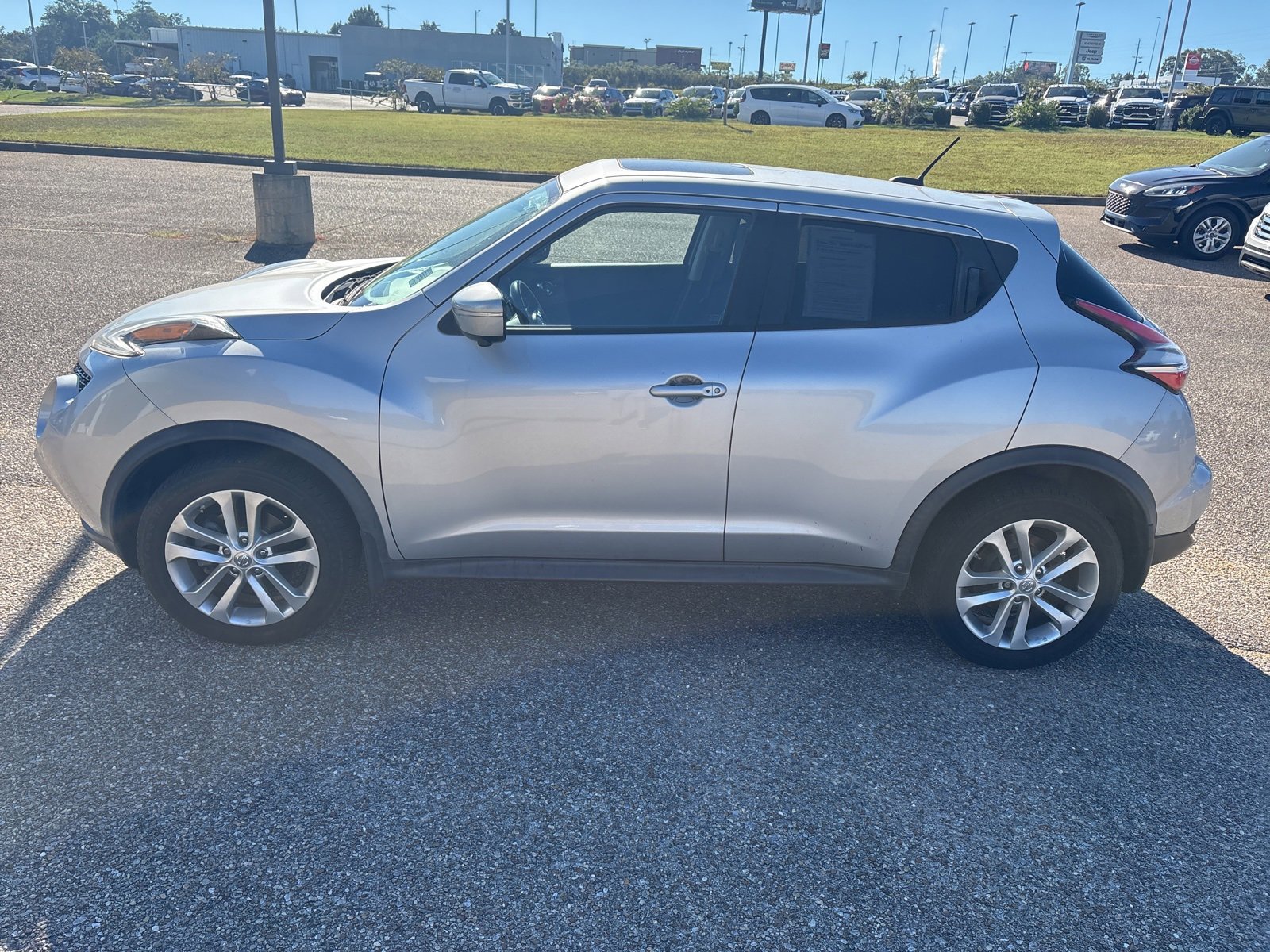 Used 2015 Nissan Juke SV w/ Technology Package