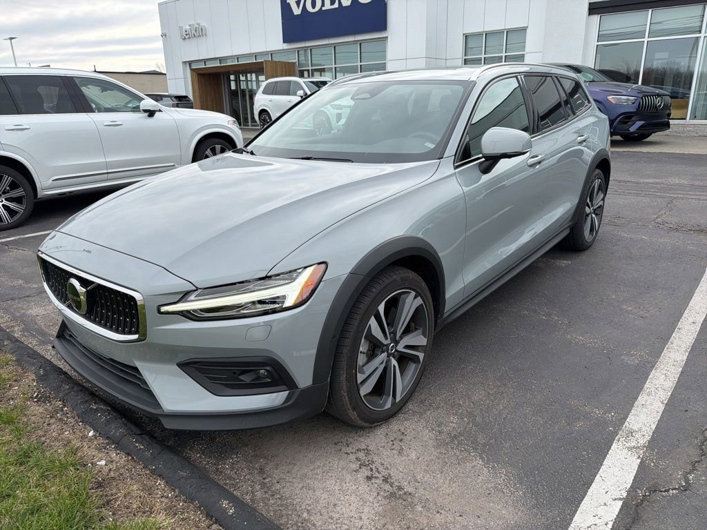 Certified 2024 Volvo V60 B5 Cross Country Plus w/ Protection Package Premier