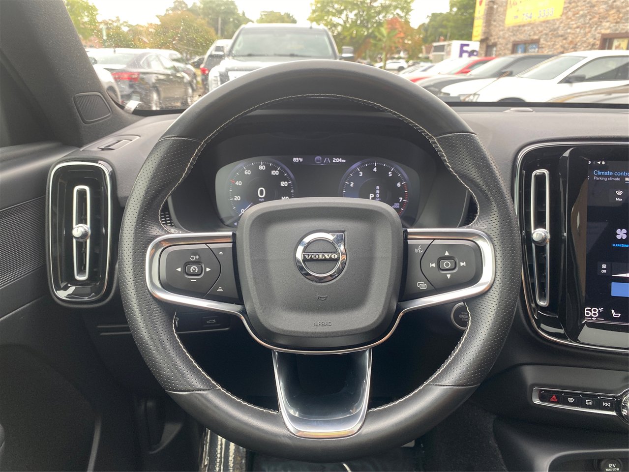 Used 2021 Volvo XC40 T5 R-Design image 29