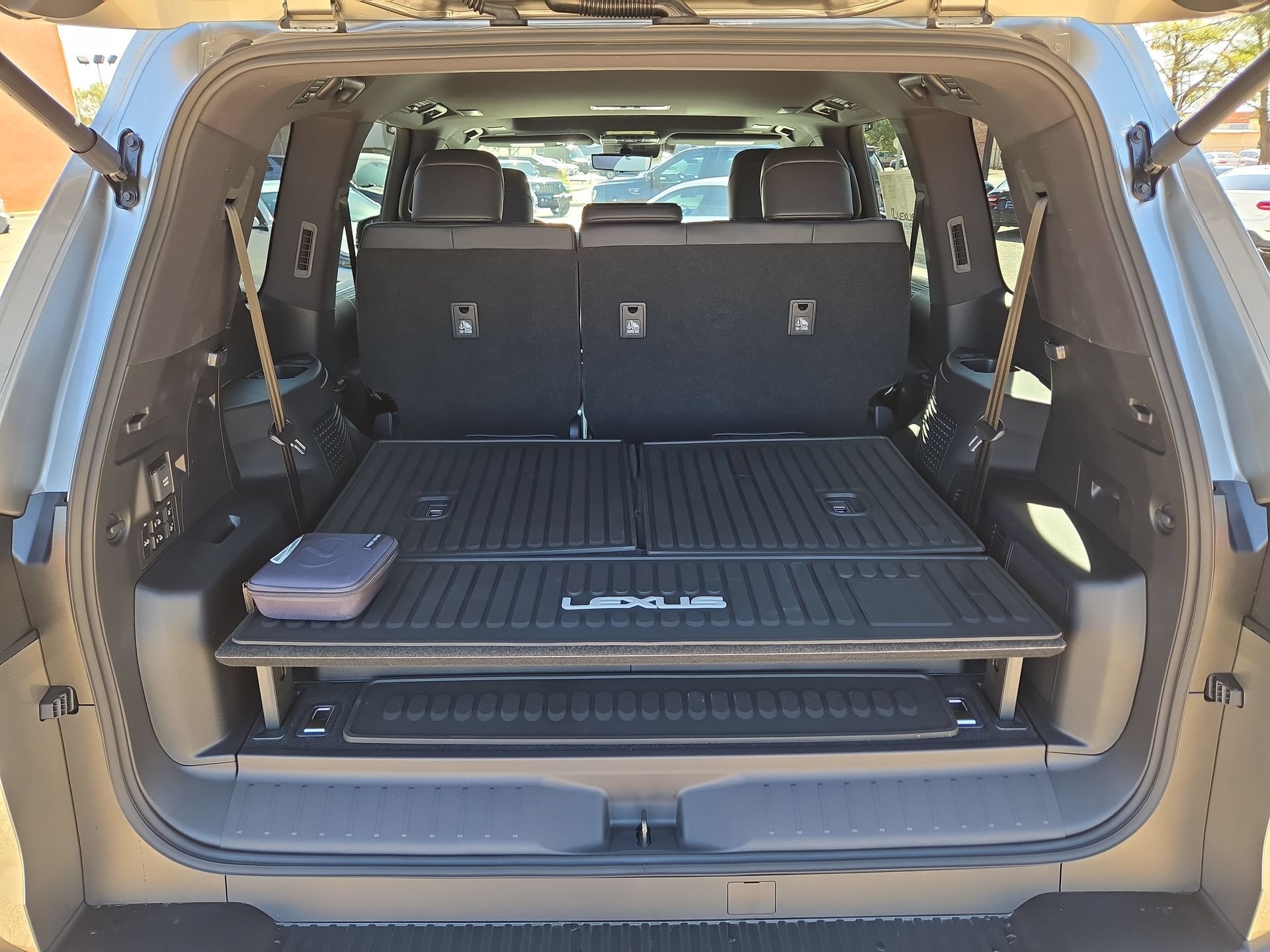 New 2026 Lexus LX 700h Luxury w/ Appearance Package AWD/4WD image 12