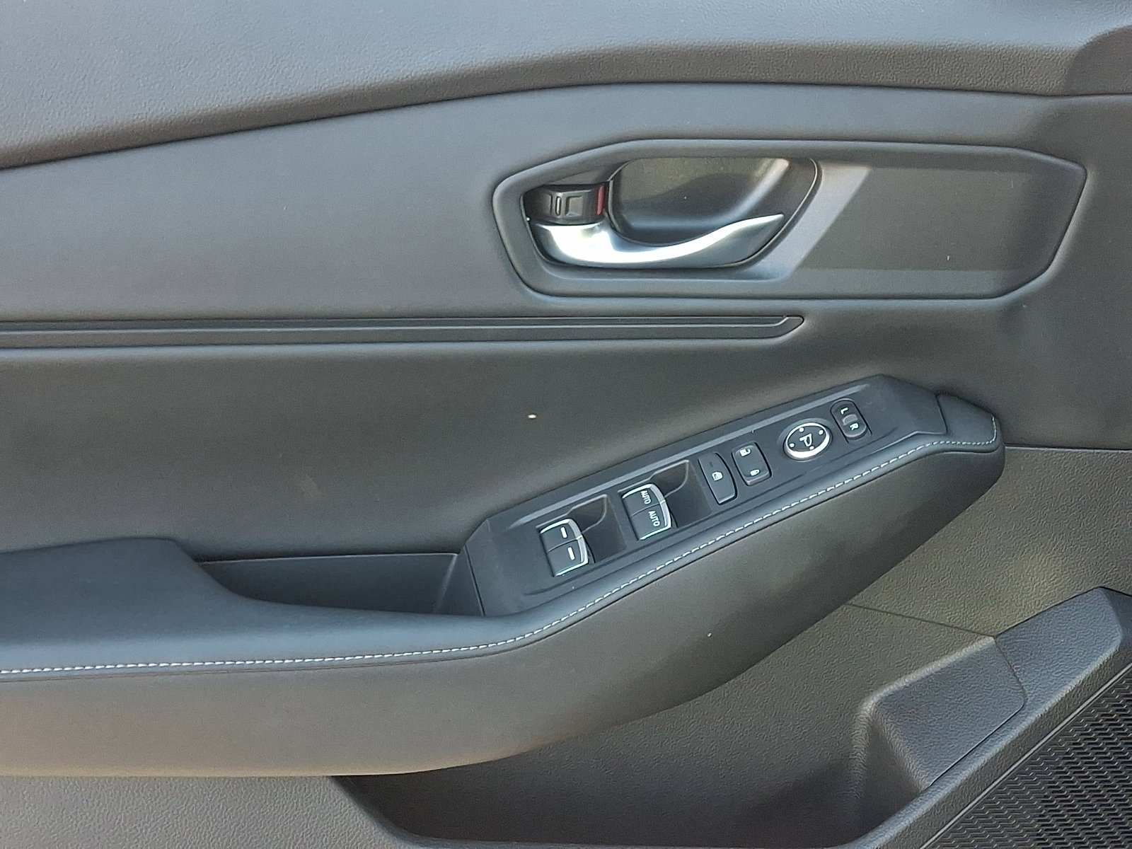 Used 2023 Honda Accord Sport image 12