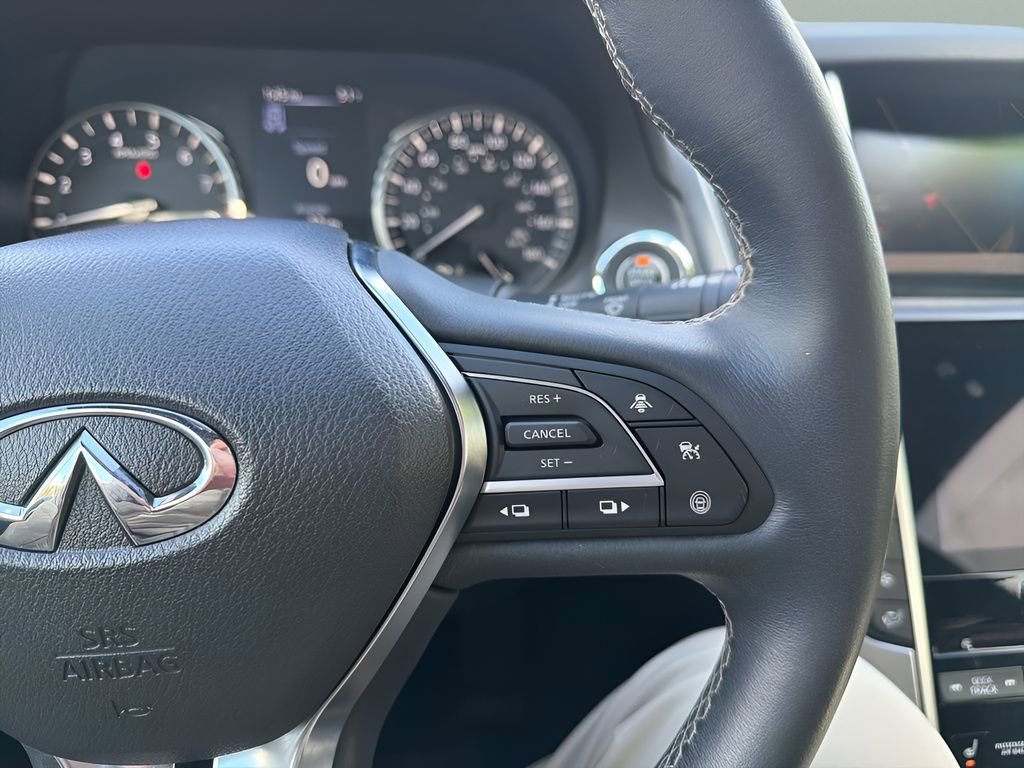 Used 2021 INFINITI Q60 3.0t Luxe w/ Essential Package image 16