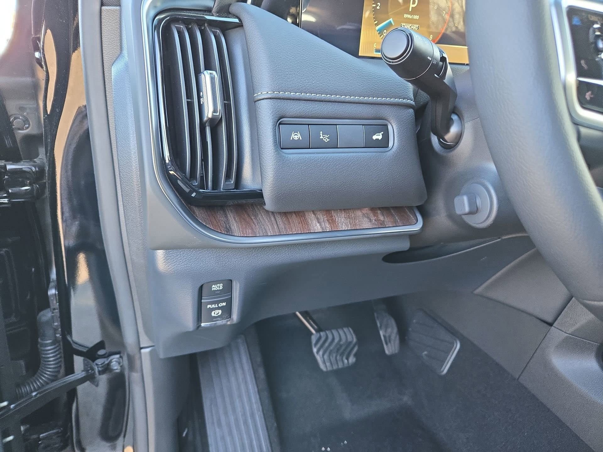 New 2026 Nissan Armada Platinum AWD/4WD image 19