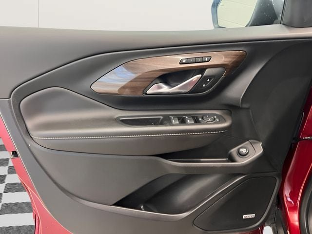 Used 2020 GMC Terrain Denali w/ Denali Premium Package AWD/4WD image 16