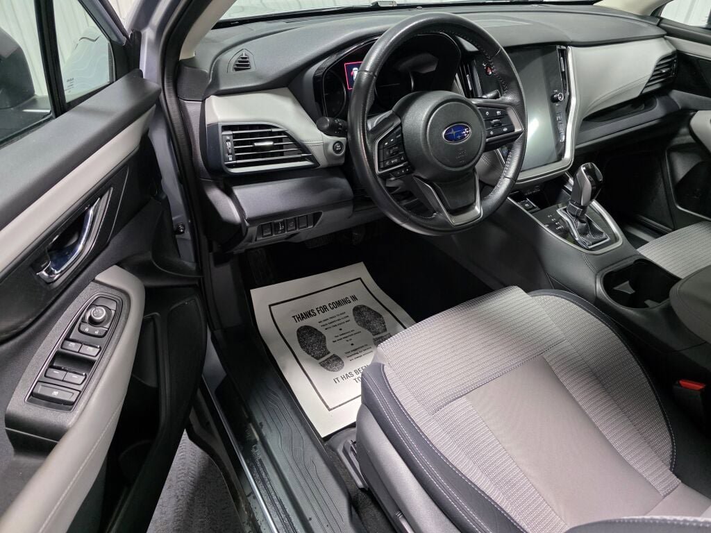 Used 2023 Subaru Outback Premium AWD/4WD image 6