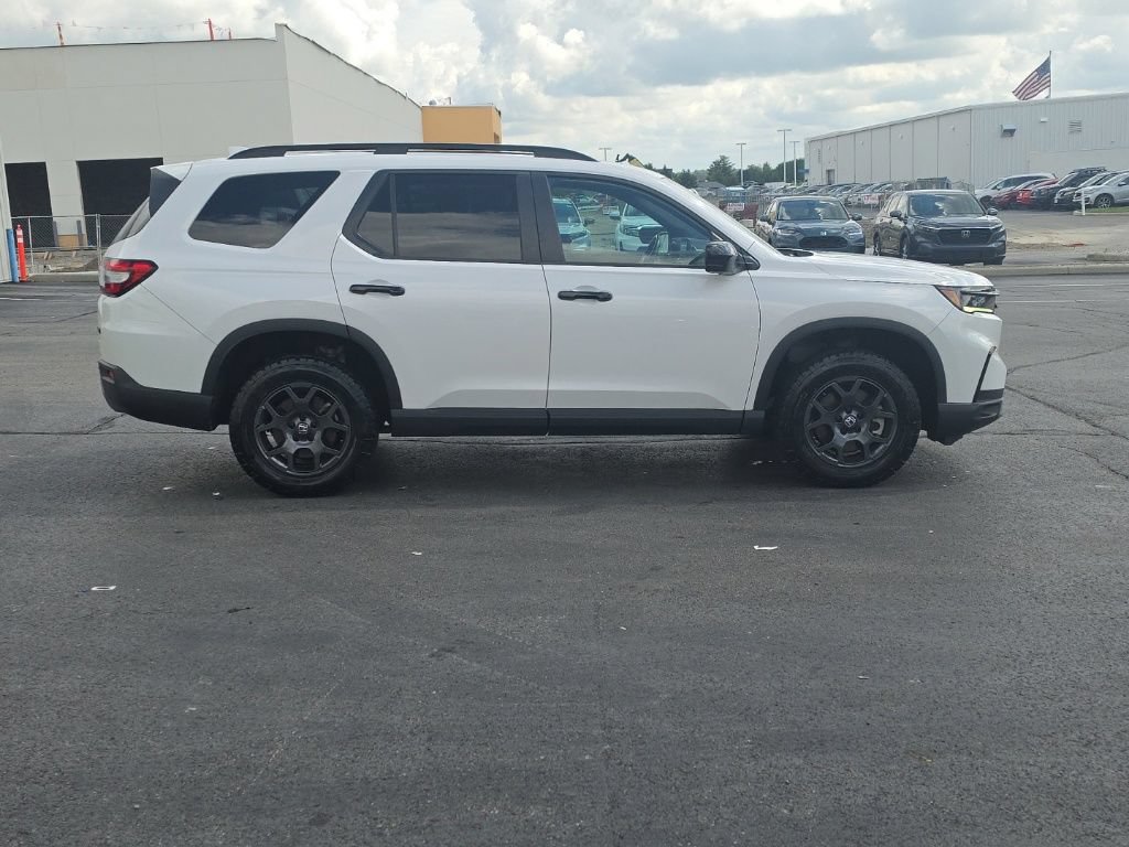 Certified 2023 Honda Pilot TrailSport image 10