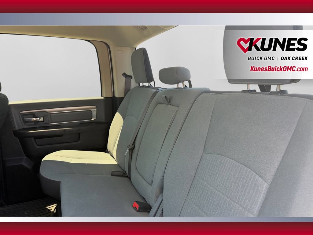 Used 2022 RAM 1500 Classic SLT AWD/4WD image 33