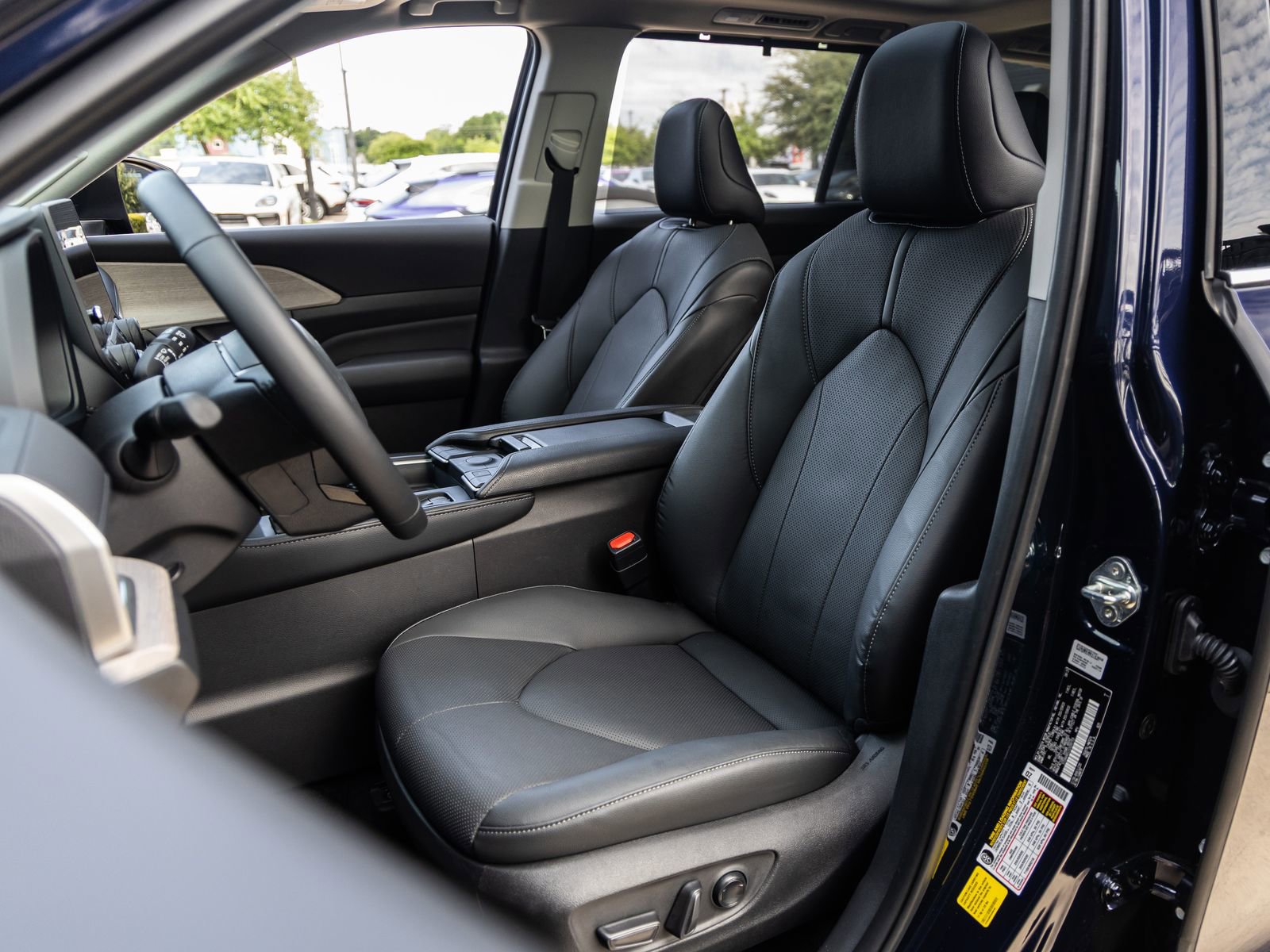 Used 2025 Toyota Grand Highlander AWD image 22