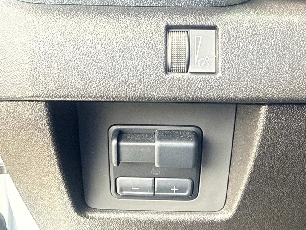 Used 2025 GMC Canyon Denali AWD/4WD image 24