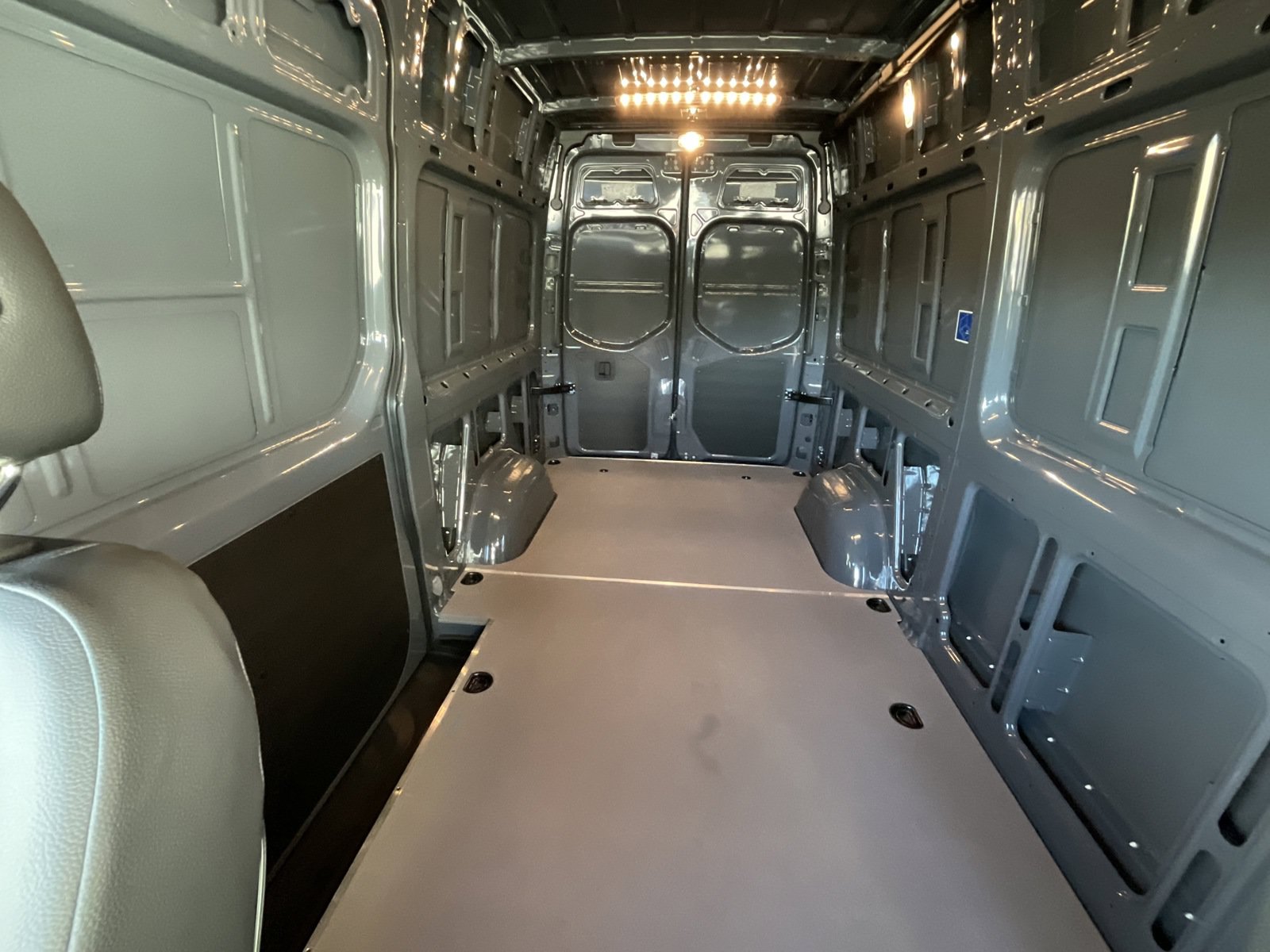 Used 2025 Mercedes-Benz Sprinter 2500 image 27