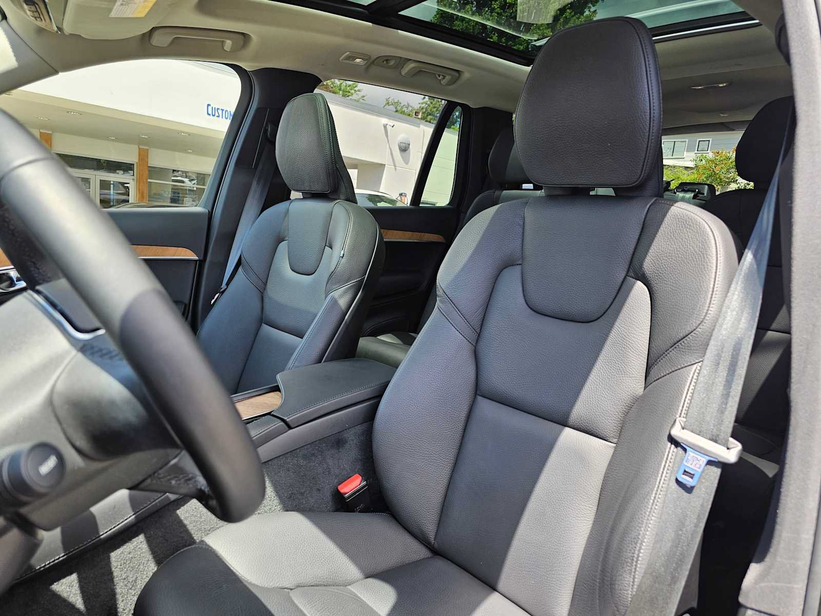 Certified 2025 Volvo XC90 T8 Plus w/ Protection Package Premier AWD/4WD image 22