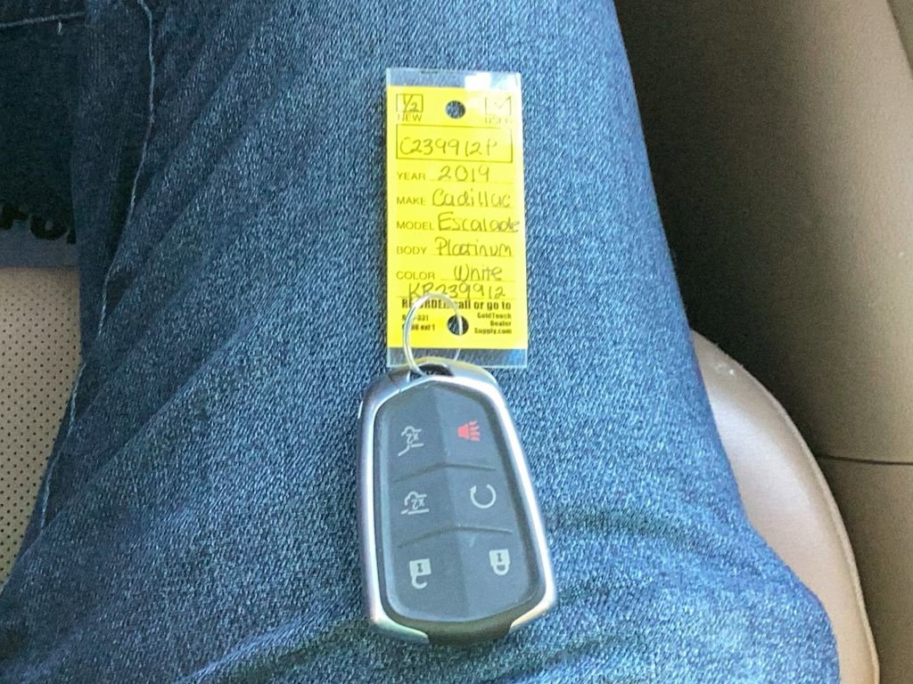 Used 2019 Cadillac Escalade Platinum image 25