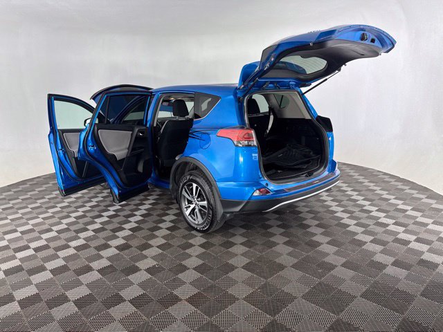 Used 2018 Toyota RAV4 XLE AWD/4WD image 16