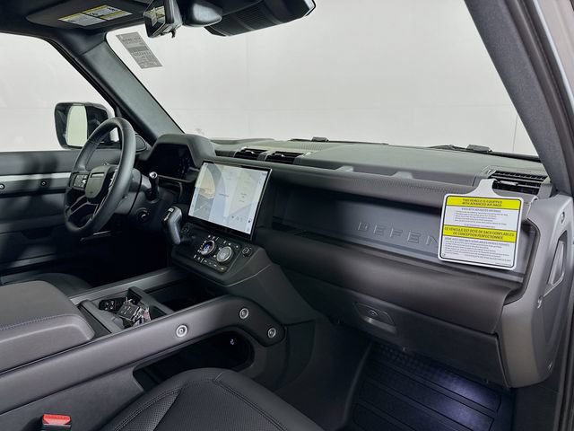 New 2026 Land Rover Defender 130 X-Dynamic SE AWD/4WD image 31