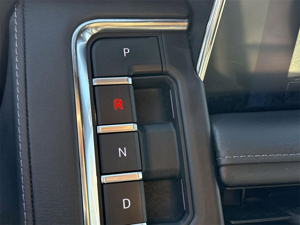 Used 2024 Chevrolet Suburban LT image 14