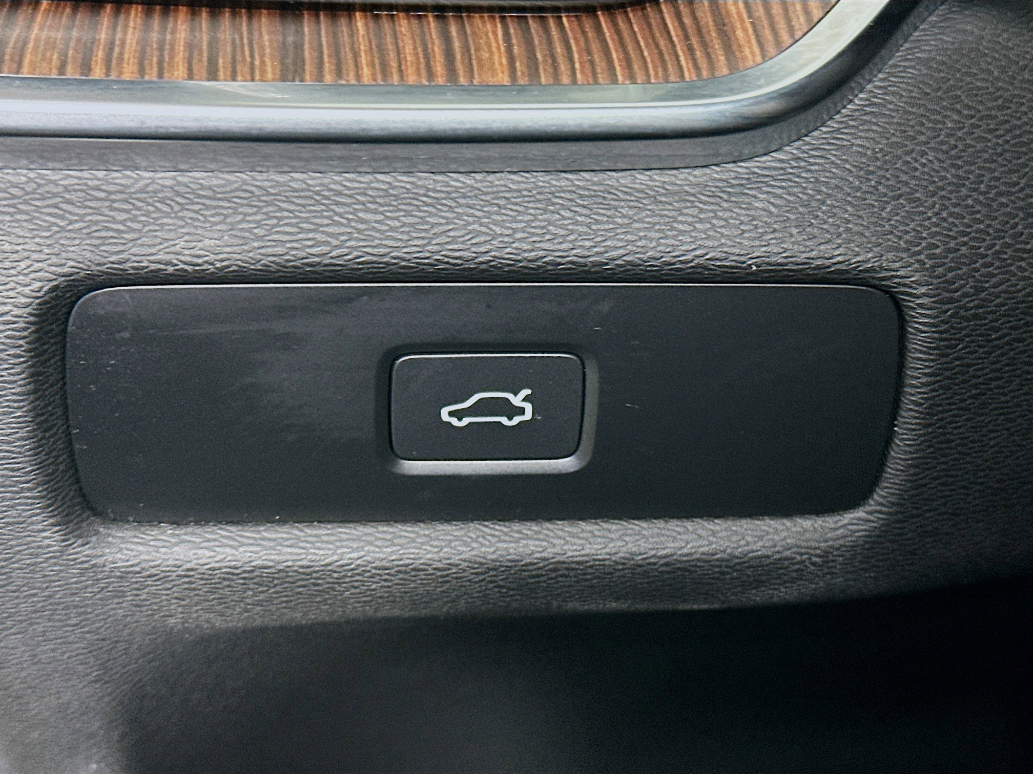 Used 2024 Volvo S60 B5 Plus image 16