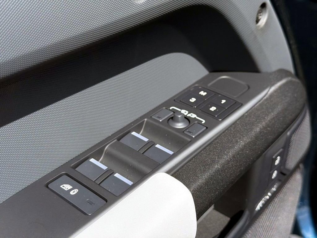 New 2026 Land Rover Defender 110 OCTA image 17