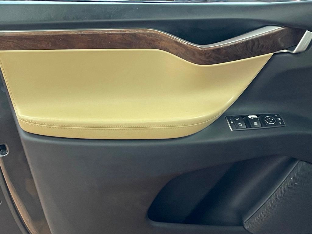 Used 2016 Tesla Model X 90D image 15