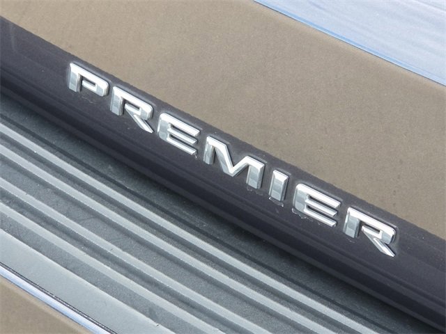 Used 2023 Chevrolet Suburban Premier image 10