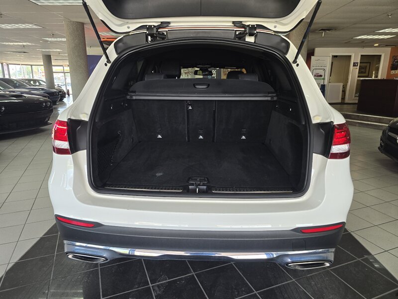 Used 2018 Mercedes-Benz GLC 300 image 27