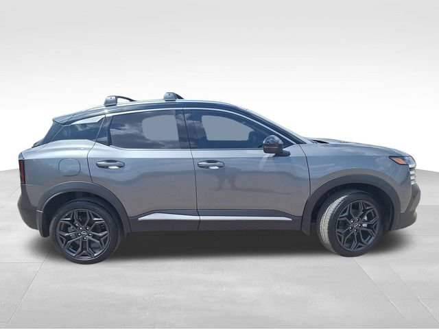Certified 2025 Nissan Kicks SR FWD image 9