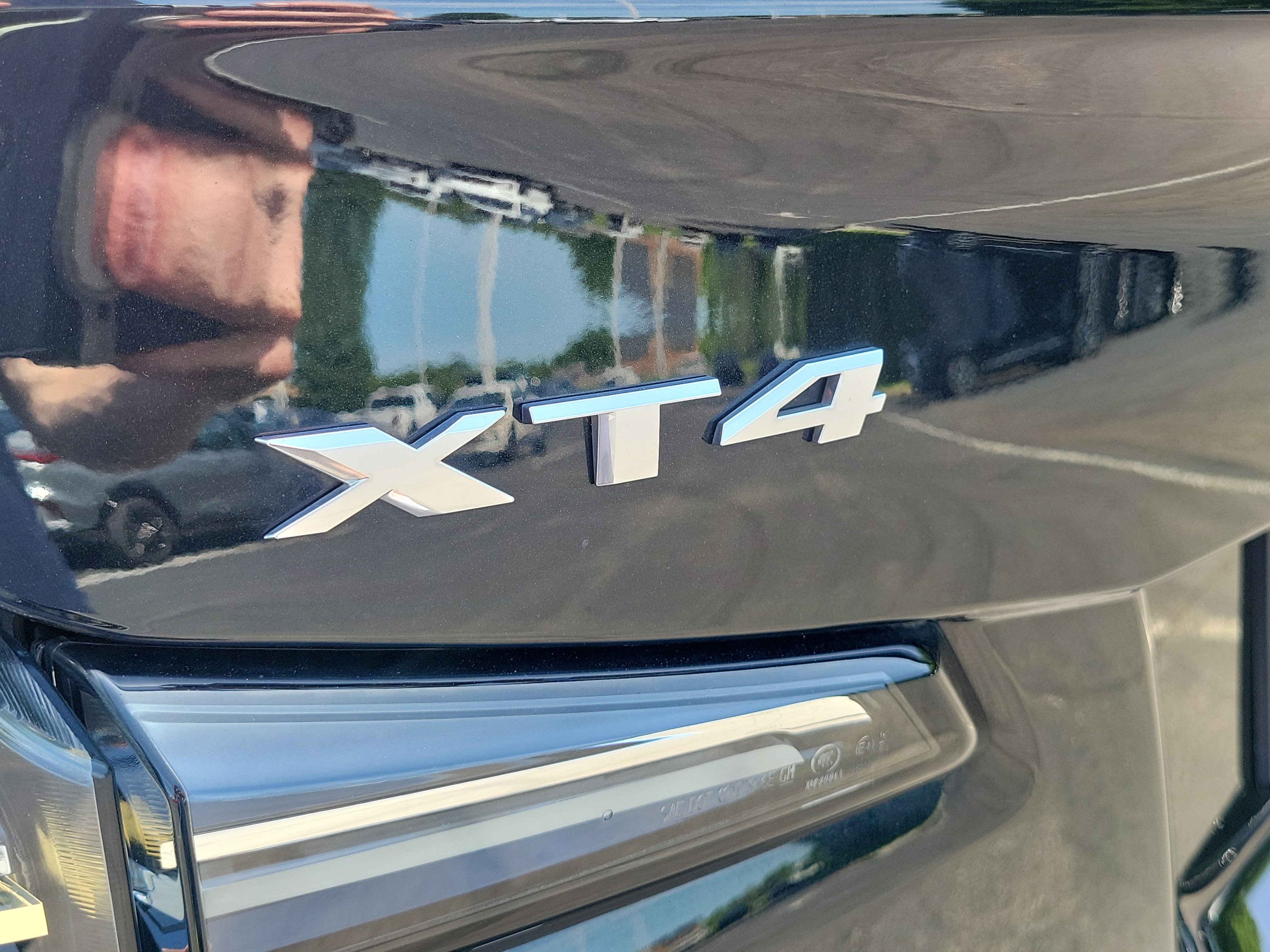 Used 2023 Cadillac XT4 Sport w/ Cold Weather Package AWD/4WD image 8