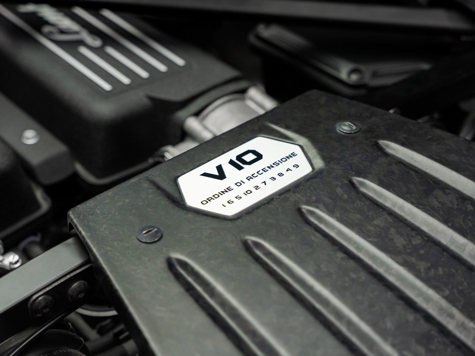 Used 2015 Lamborghini Huracan LP 610-4 image 39