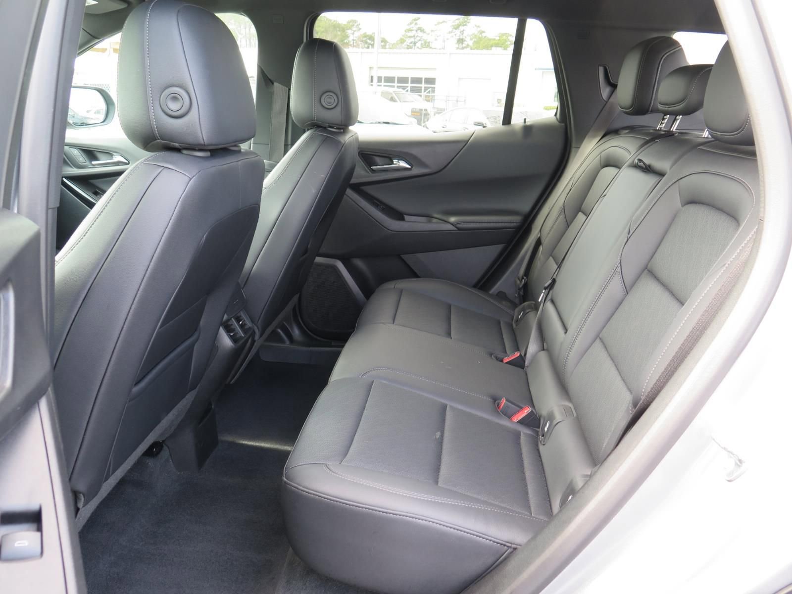 Used 2025 Chevrolet Equinox LT w/ Convenience Package II image 16