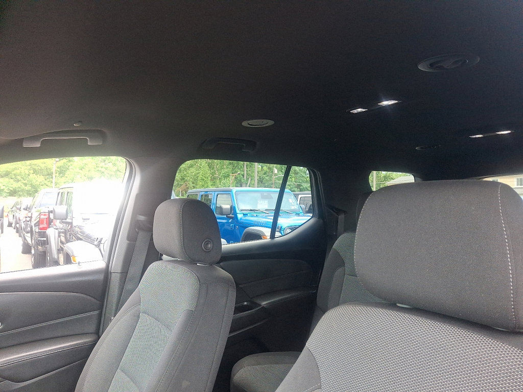 Used 2023 Chevrolet Traverse LT image 24