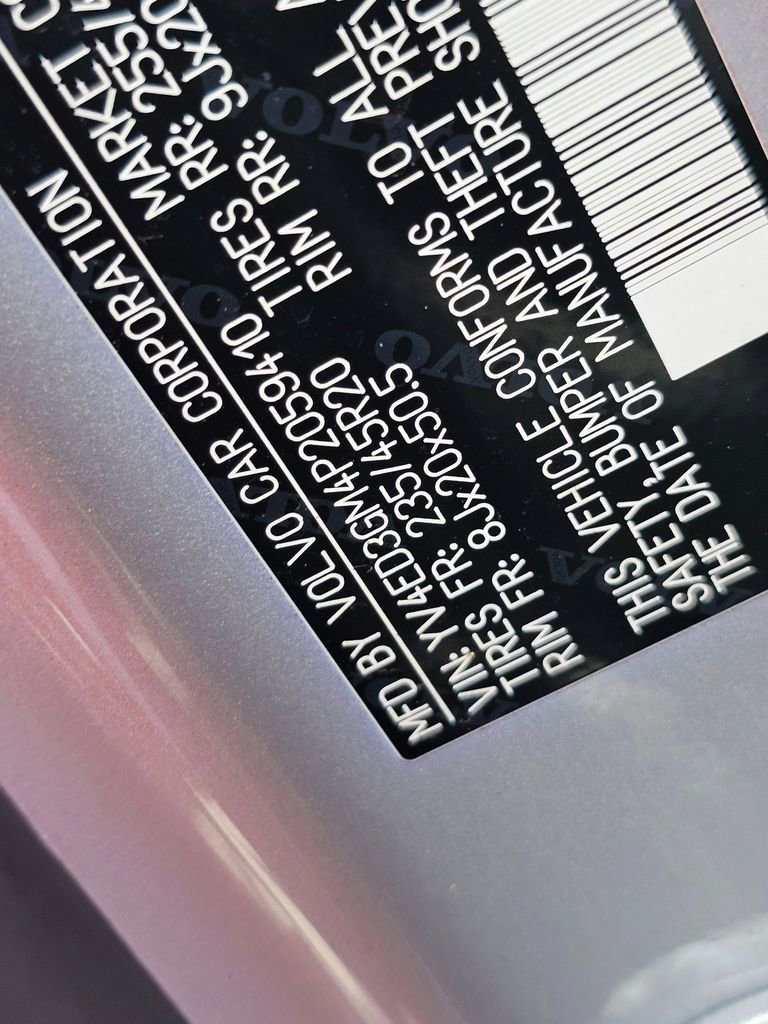 Used 2023 Volvo C40 P8 Recharge Ultimate image 19