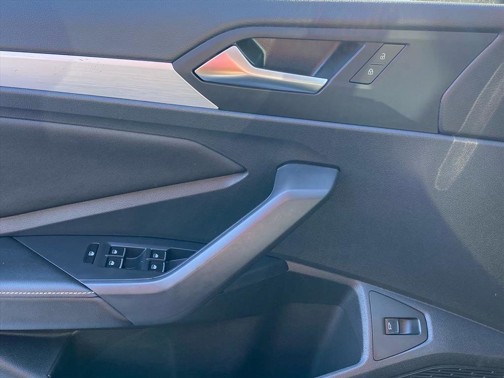 Certified 2025 Volkswagen Jetta S image 15