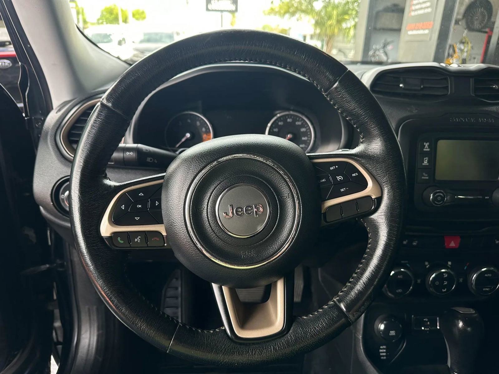 Used 2016 Jeep Renegade Limited image 6