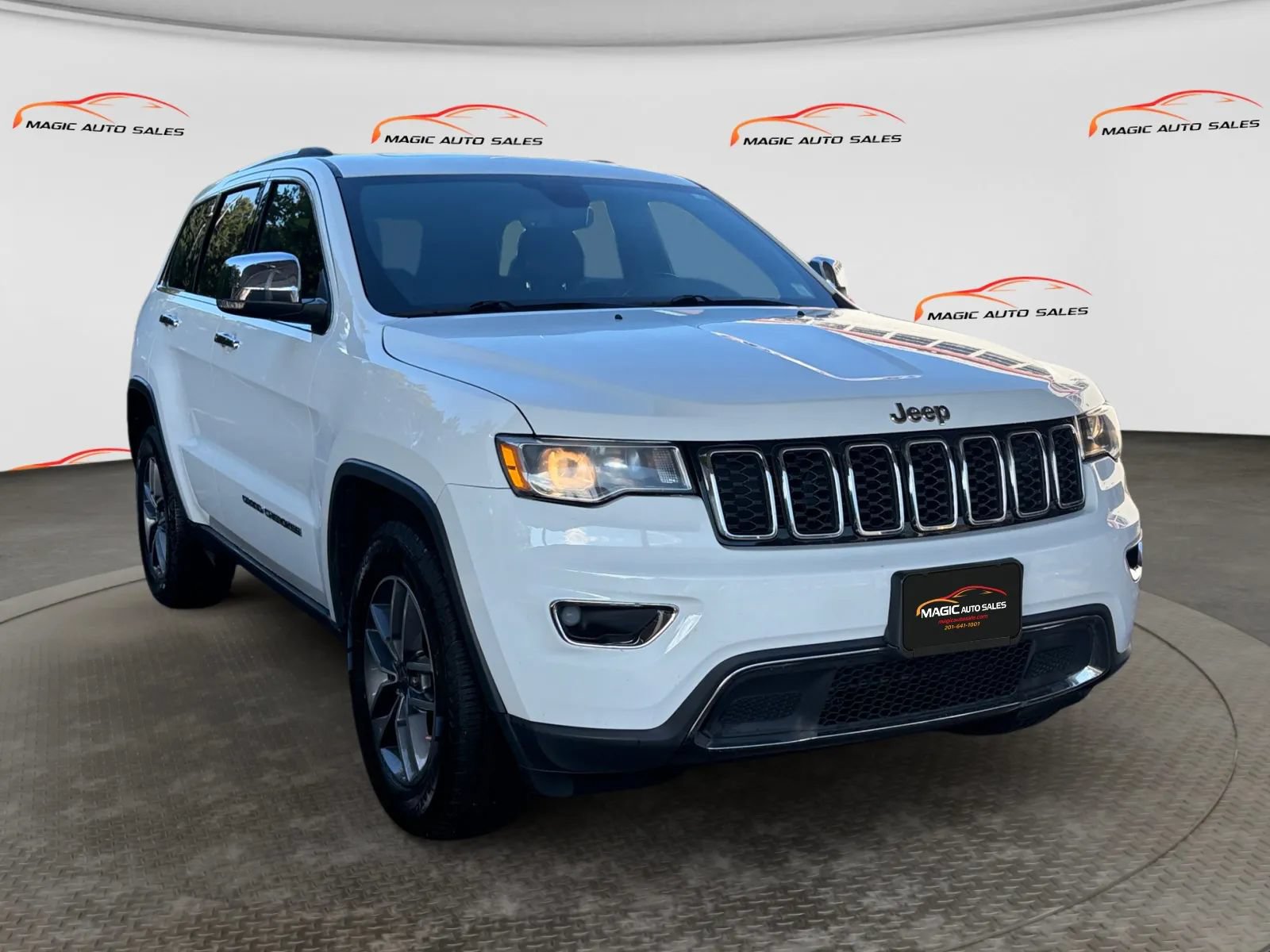 Used 2020 Jeep Grand Cherokee Limited AWD/4WD image 5