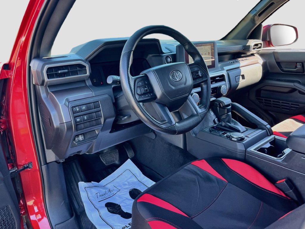 Used 2025 Toyota Tacoma SR5 AWD/4WD image 9