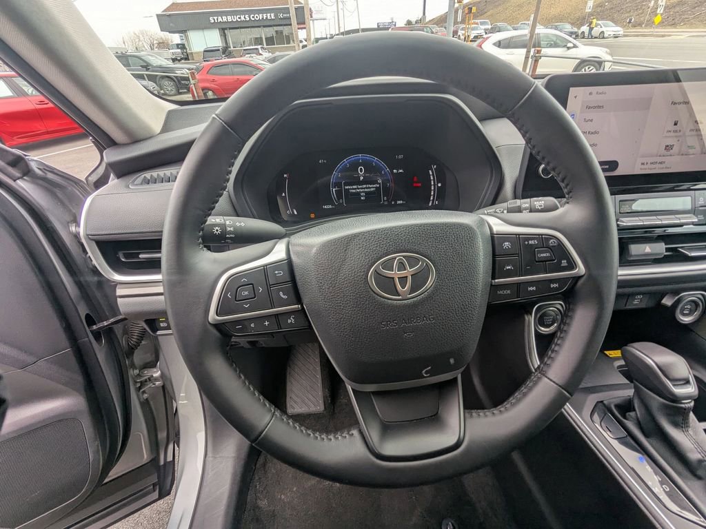 Used 2025 Toyota Grand Highlander XLE image 17