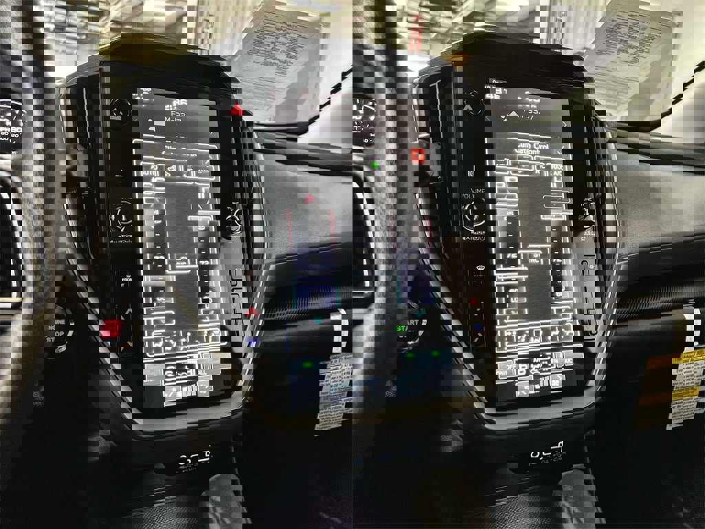 Used 2025 Subaru Crosstrek 2.0i Premium image 32